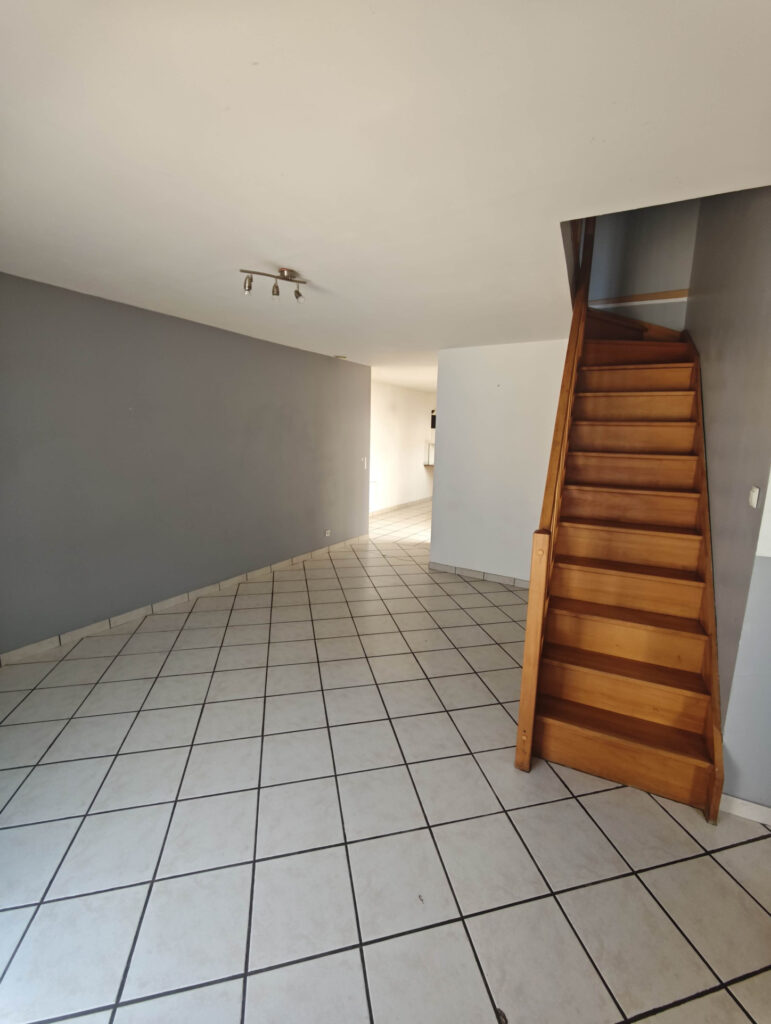 Charmante maison de village avec cour intérieure à Alzonne