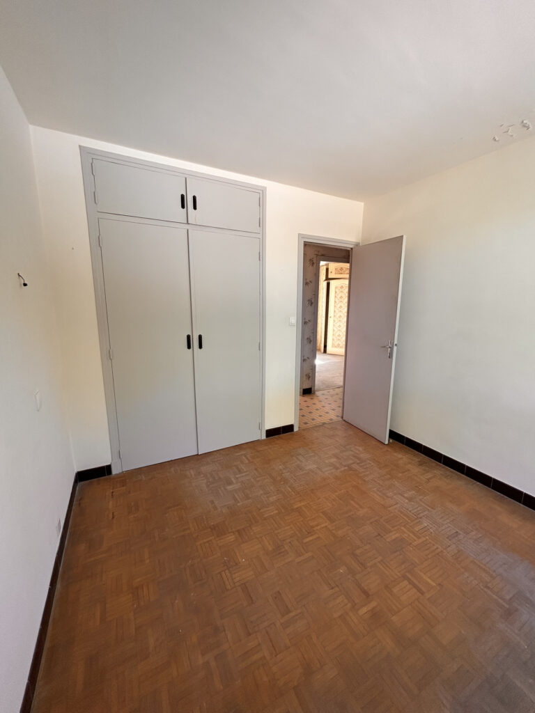 Maison 4 chambres sur terrain de 1 576 m2