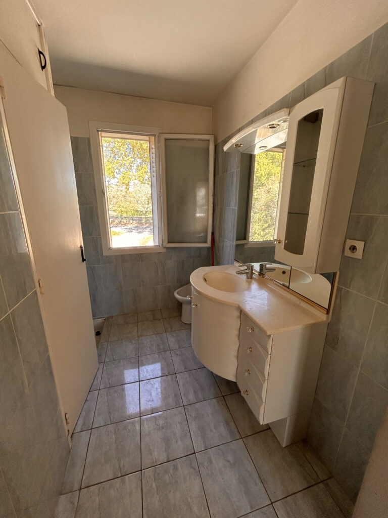 Maison 4 chambres sur terrain de 1 576 m2